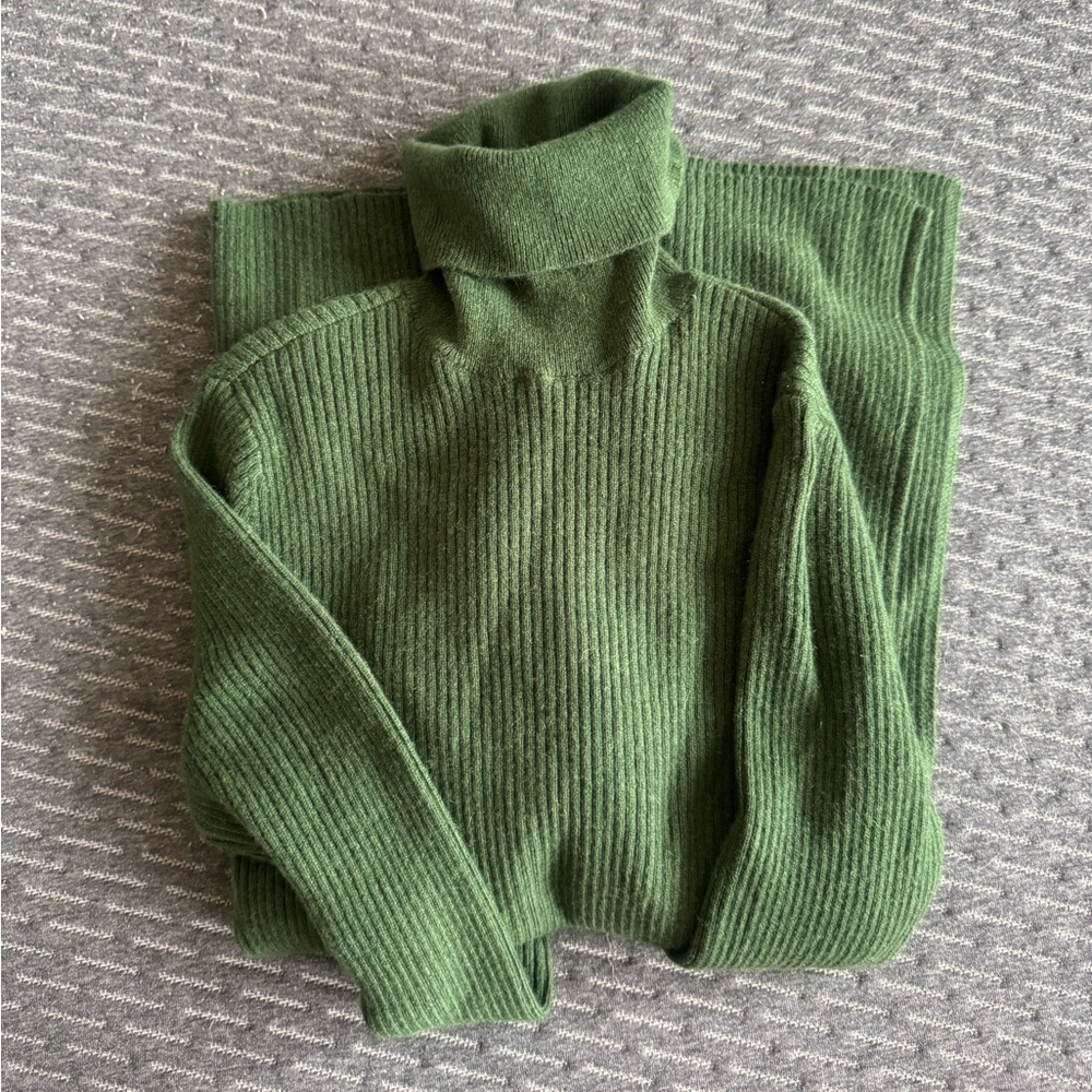 Reformation Robin Cashmere Sweater Dress in Cedar size S - Picture 3 of 4
